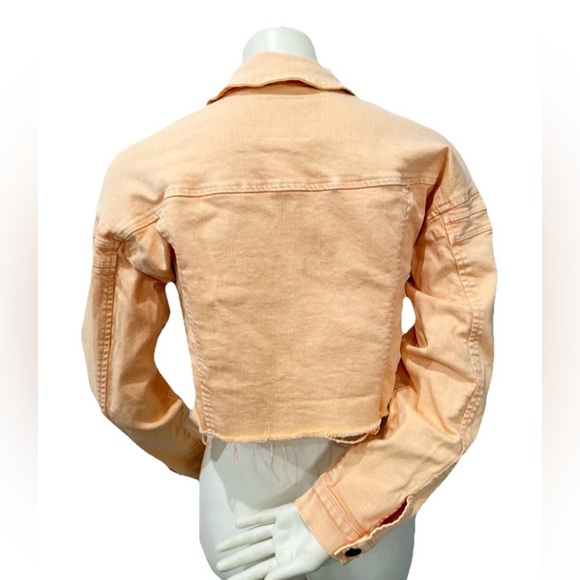 Gianni Bini Peach Cropped Denim Jacket Sz S – Frayed Hem Stretch Jean Style - Picture 3 of 7